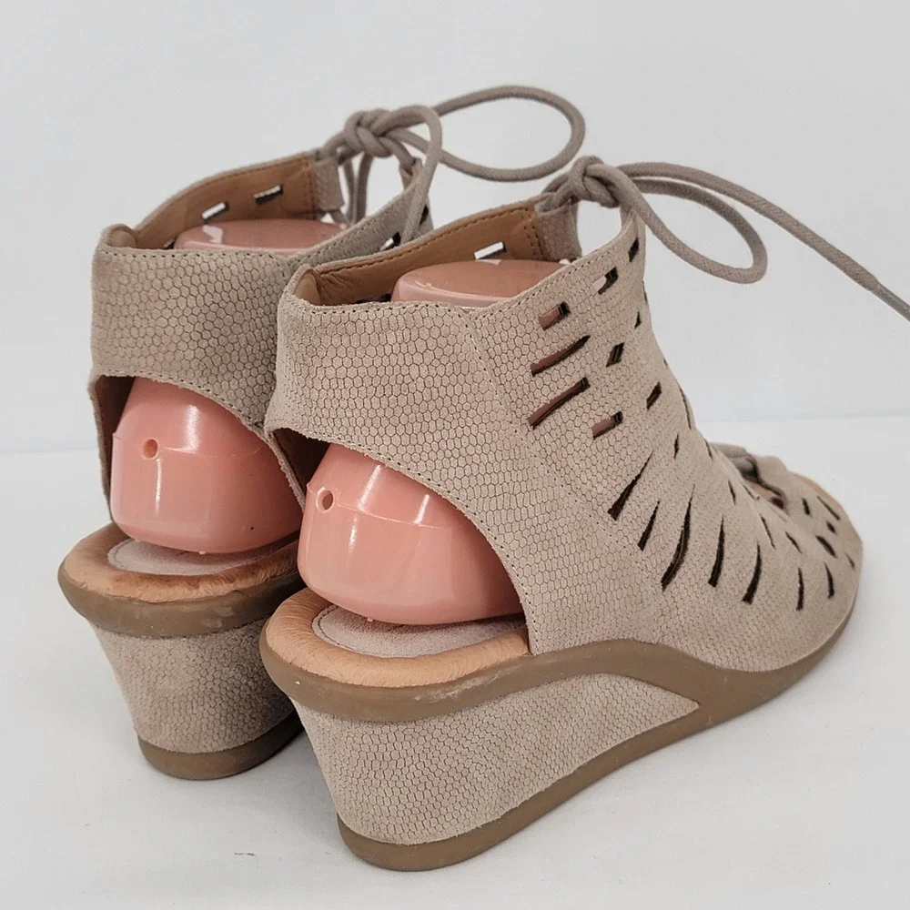 Earth Origins Taupe Laser Cut Lace Up Wedge Sandals Peep Toe Women SIZE 10B